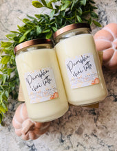 Load image into Gallery viewer, 16 Ounce Holiday Candles