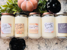 Load image into Gallery viewer, 16 Ounce Holiday Candles